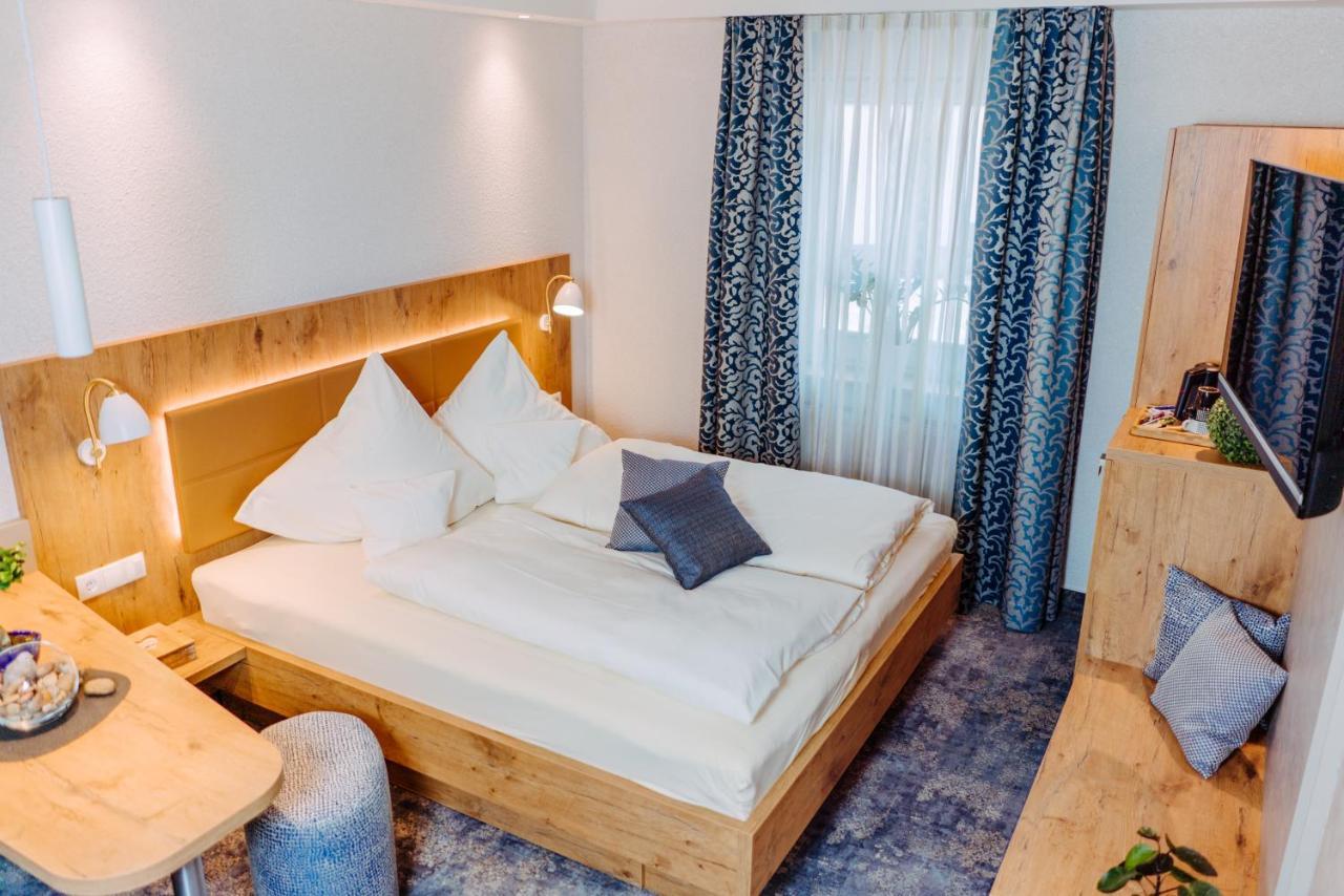 Hotel Goldenes Lamm Dudenhofen Buitenkant foto