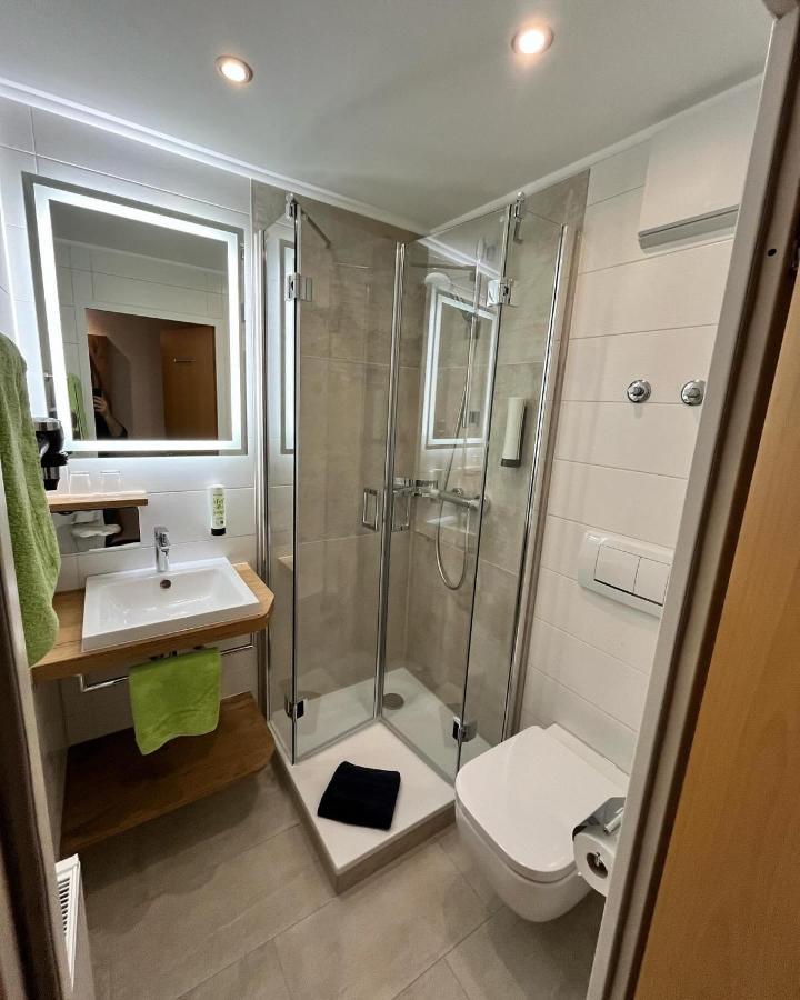Hotel Goldenes Lamm Dudenhofen Buitenkant foto